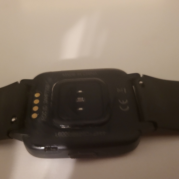 Yamay - Black Smart Fitness Watch with charger - Picture 10 of 13